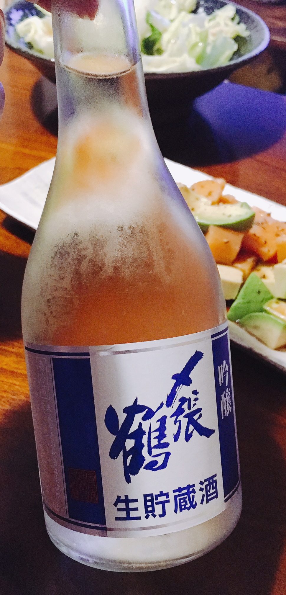【うまい日本酒】〆張鶴 生貯蔵酒 吟醸酒 | 水の良さがダイレクトに伝わる！爽やかな風が口の中にフッと吹き込みます。